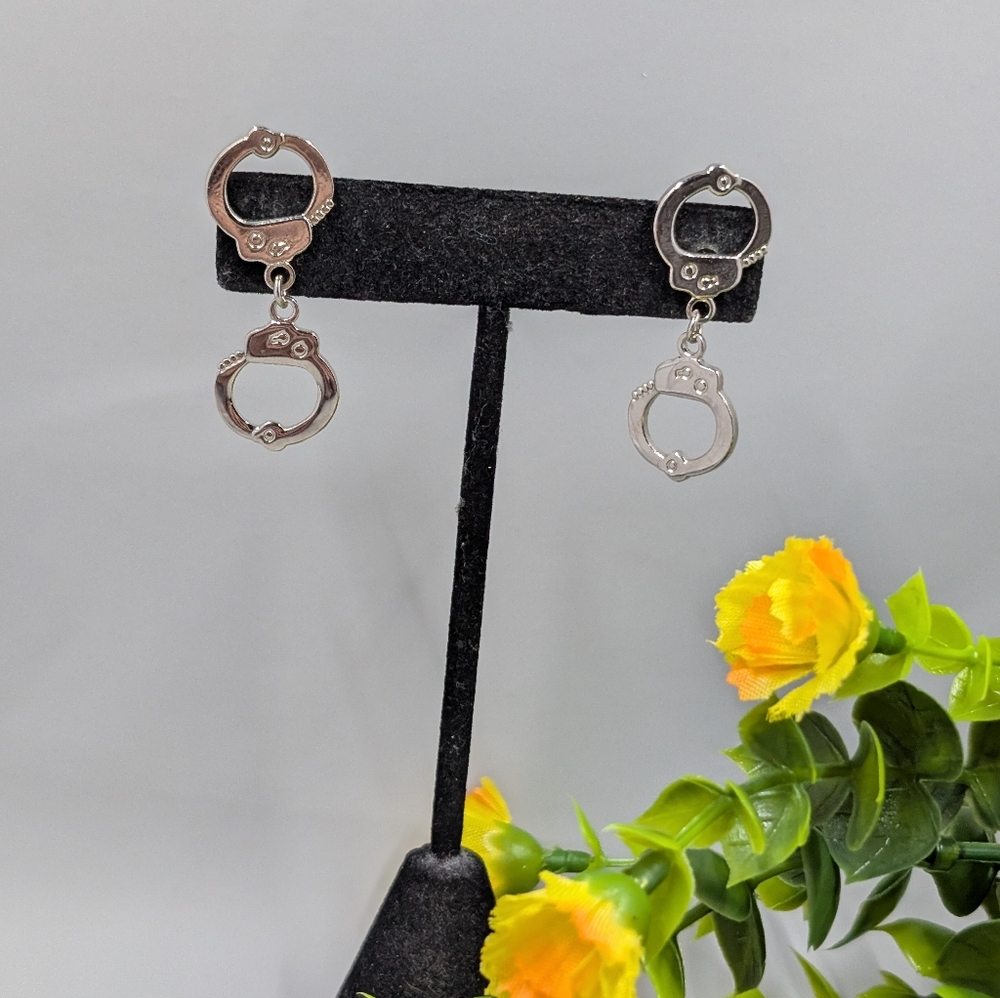 Cute Handcuff Design Vintage Stud Earrings